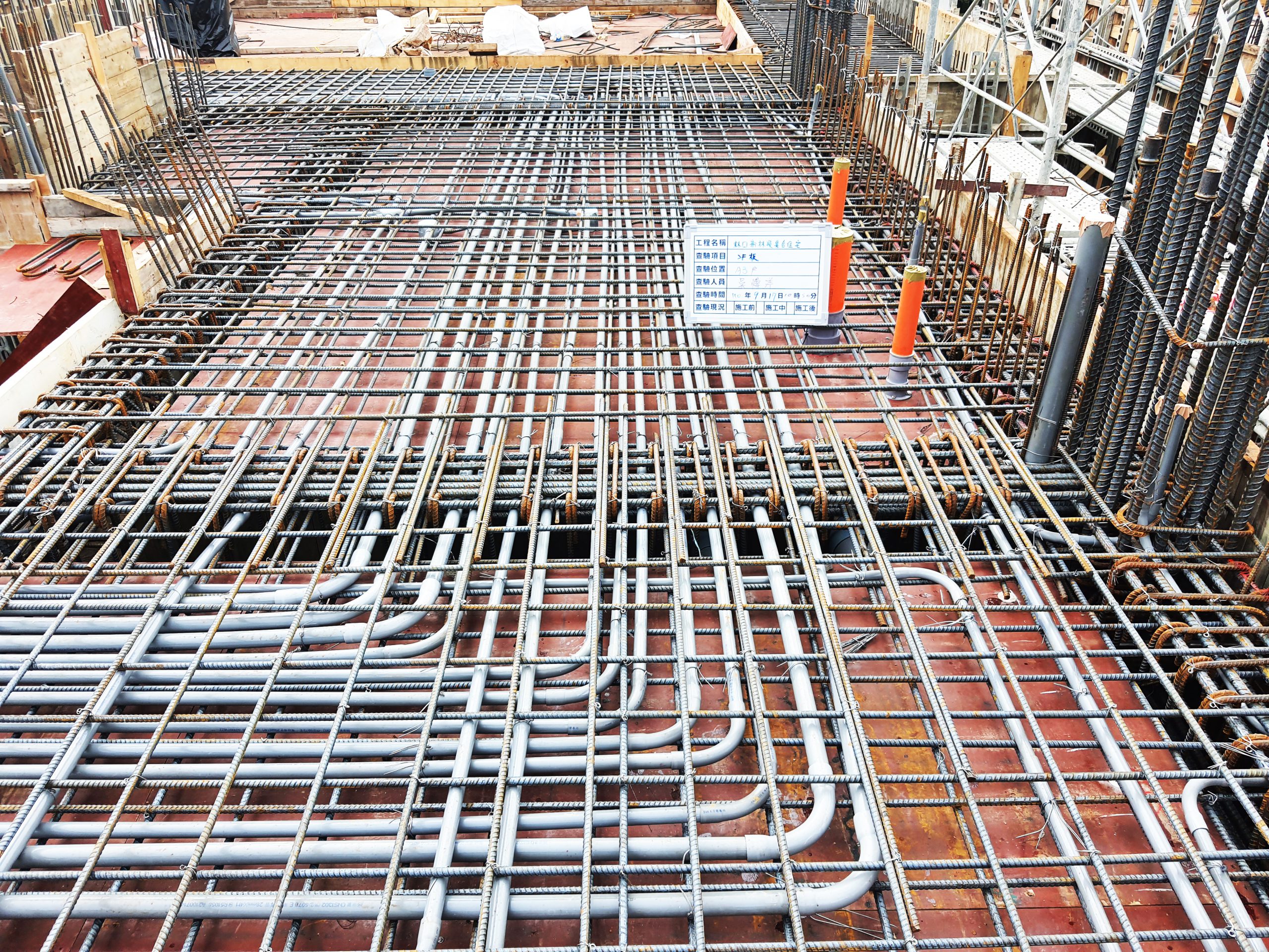 樓板工程-鋼筋綁紥及水電配管